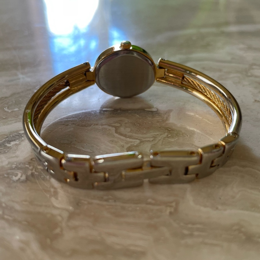 Ladies Quartz Watch, Two-Tone, Adjustable - Picture 3 of 7
